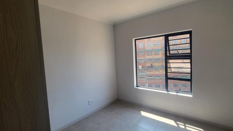 To Let 1 Bedroom Property for Rent in Grand Central Gauteng