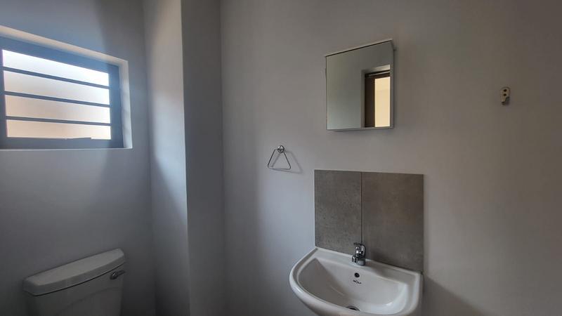 To Let 1 Bedroom Property for Rent in Grand Central Gauteng