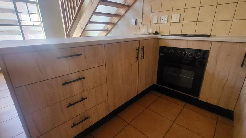 To Let 2 Bedroom Property for Rent in Grand Central Gauteng