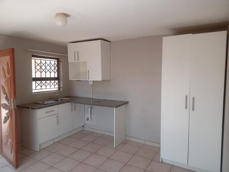 To Let 1 Bedroom Property for Rent in Birch Acres Gauteng