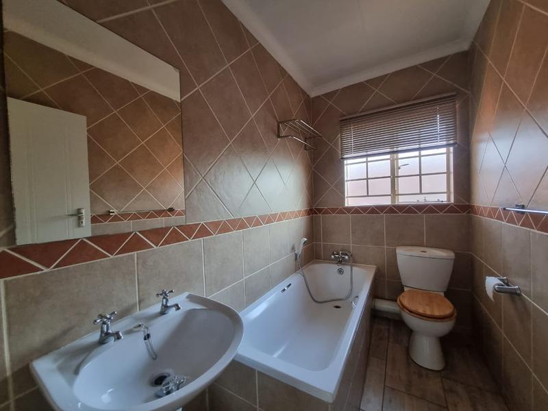 To Let 3 Bedroom Property for Rent in The Wilds Gauteng