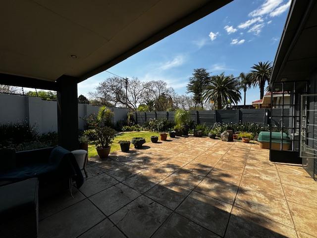 6 Bedroom Property for Sale in Northcliff Gauteng