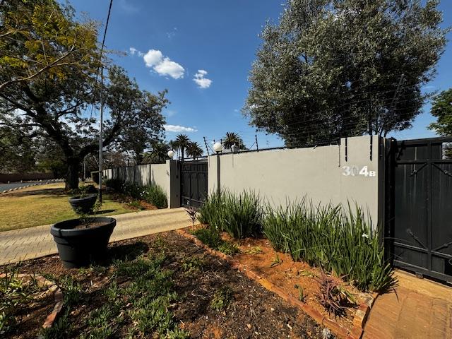 6 Bedroom Property for Sale in Northcliff Gauteng