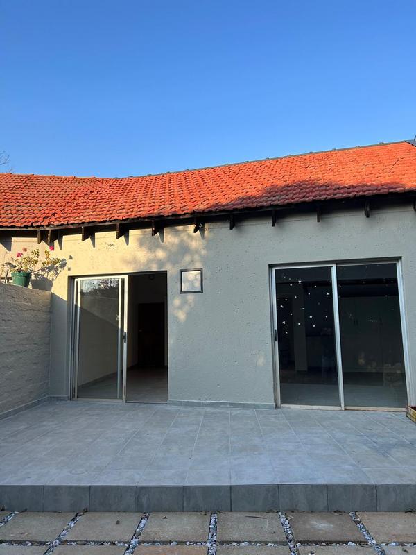 6 Bedroom Property for Sale in Northcliff Gauteng