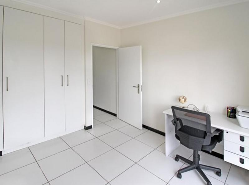 2 Bedroom Property for Sale in Sunninghill Gauteng