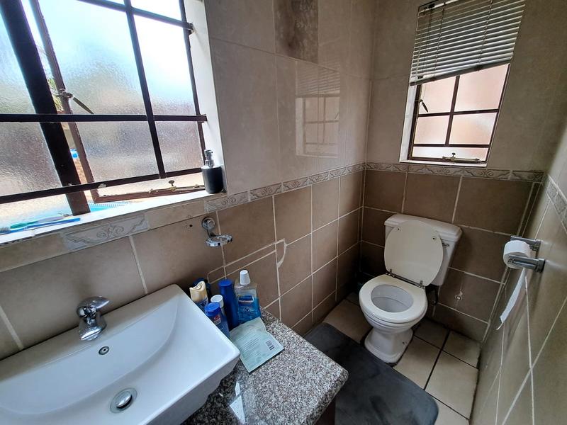 3 Bedroom Property for Sale in Heuweloord Gauteng