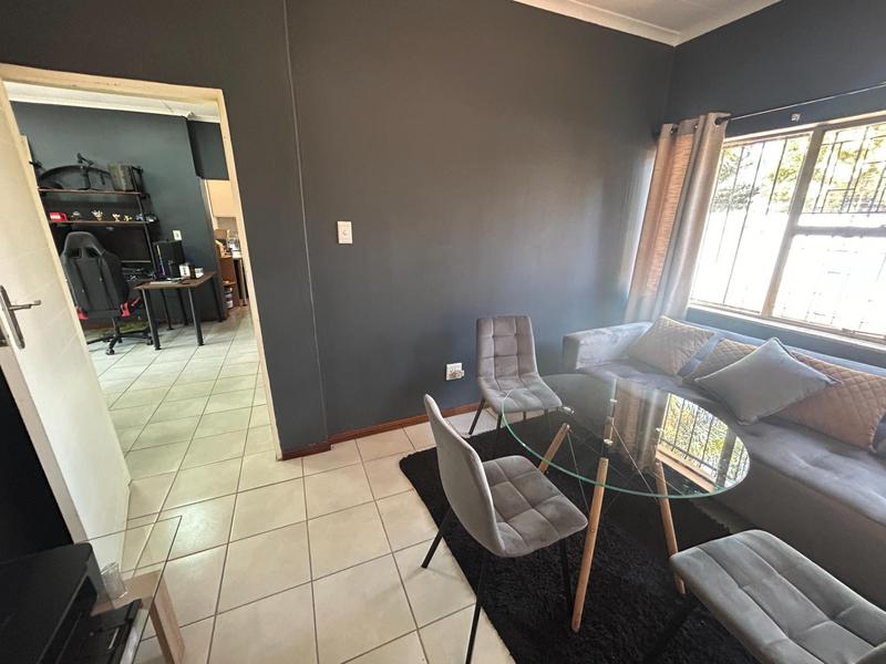 6 Bedroom Property for Sale in Rooihuiskraal Gauteng