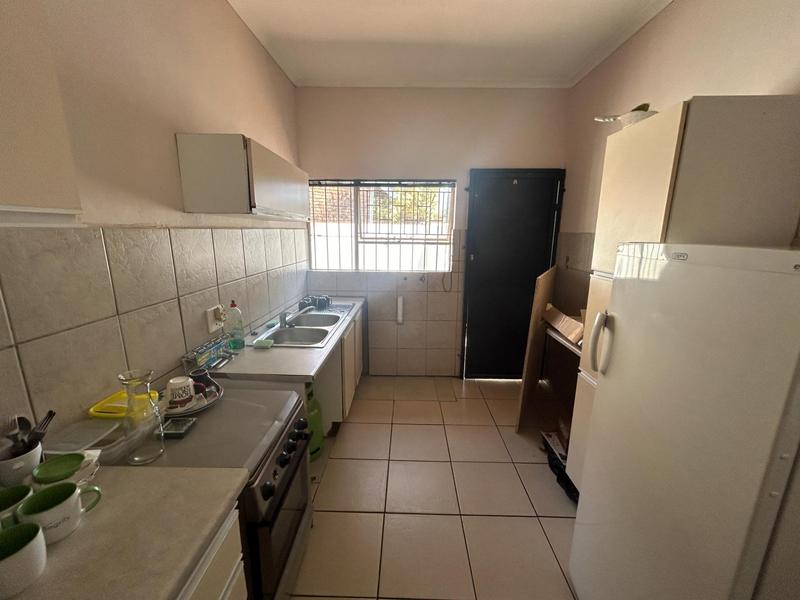 6 Bedroom Property for Sale in Rooihuiskraal Gauteng