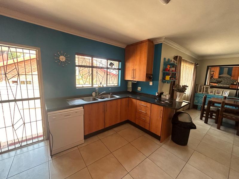 4 Bedroom Property for Sale in The Reeds Gauteng