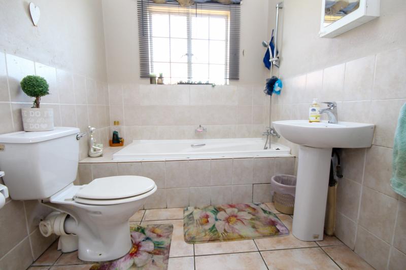 2 Bedroom Property for Sale in Amberfield Gauteng