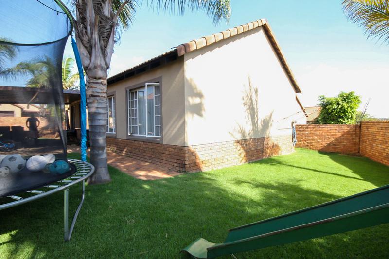 2 Bedroom Property for Sale in Amberfield Gauteng