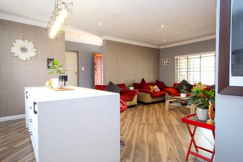 3 Bedroom Property for Sale in Thatchfield Gauteng