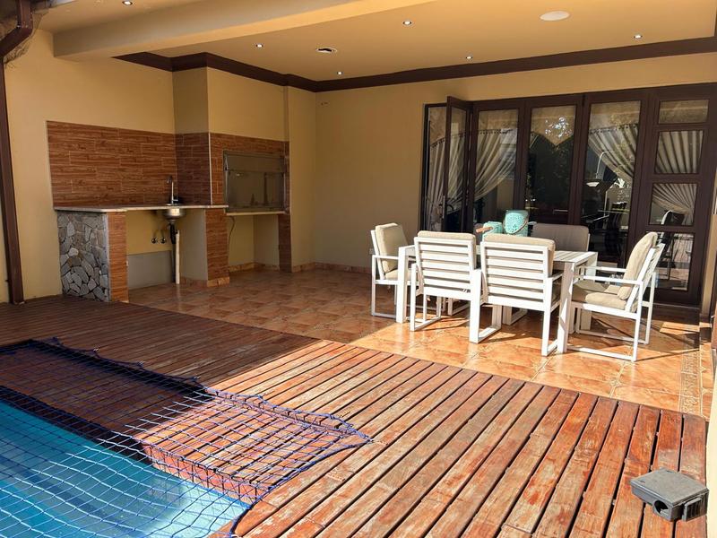 5 Bedroom Property for Sale in Monavoni Gauteng