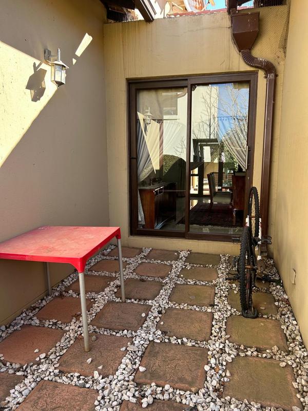 5 Bedroom Property for Sale in Monavoni Gauteng