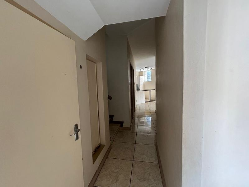 To Let 3 Bedroom Property for Rent in Waterkloof Glen Gauteng