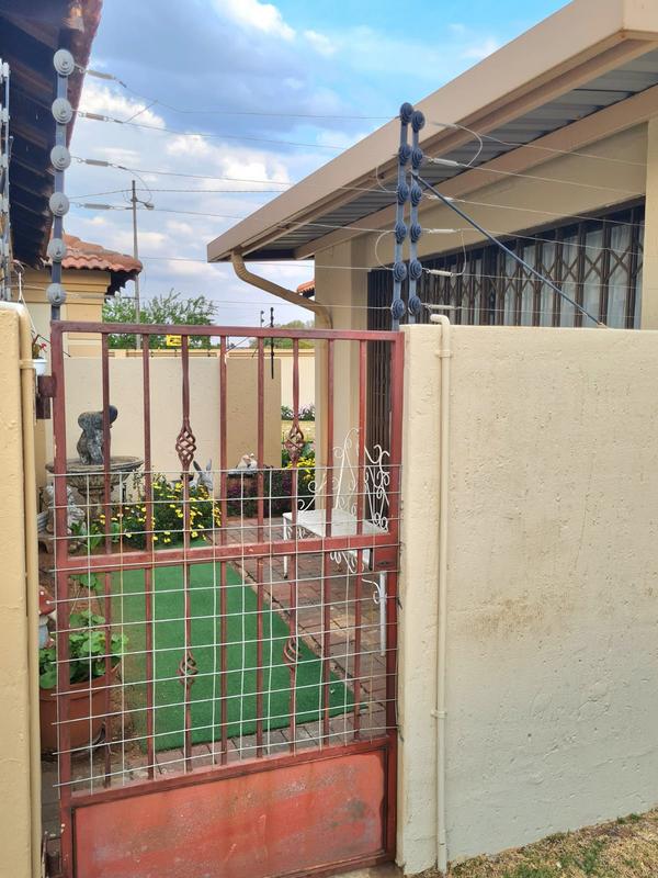 3 Bedroom Property for Sale in Duncanville Gauteng