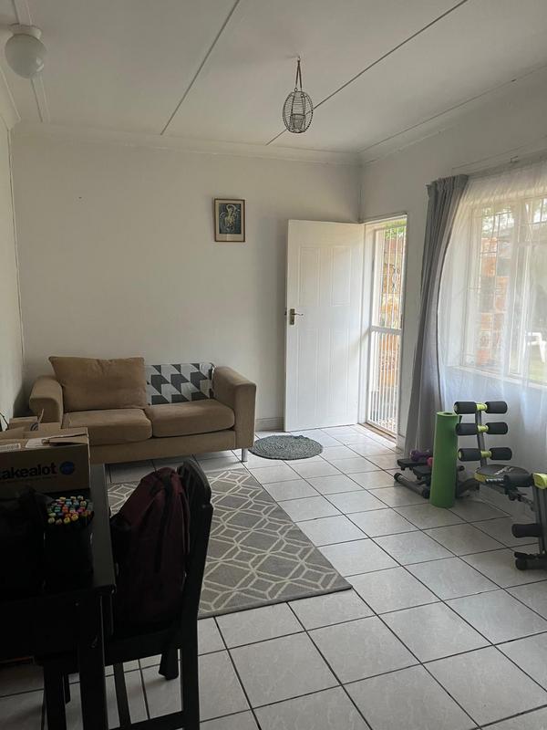 To Let 1 Bedroom Property for Rent in Die Hoewes Gauteng