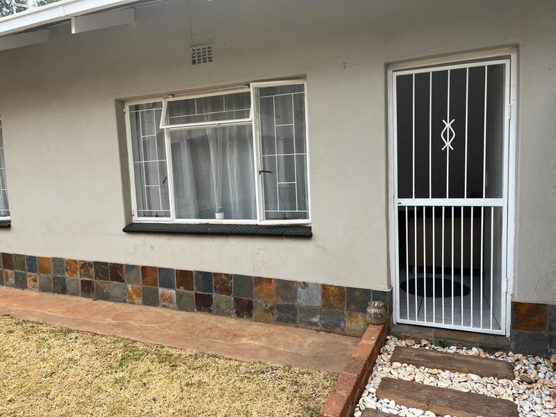 To Let 1 Bedroom Property for Rent in Die Hoewes Gauteng