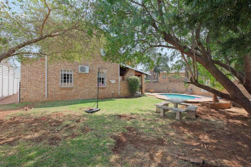 To Let 3 Bedroom Property for Rent in Wierdaglen Estate Gauteng