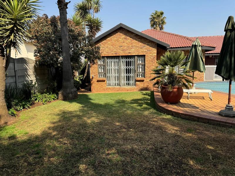 5 Bedroom Property for Sale in Sunward Park Gauteng