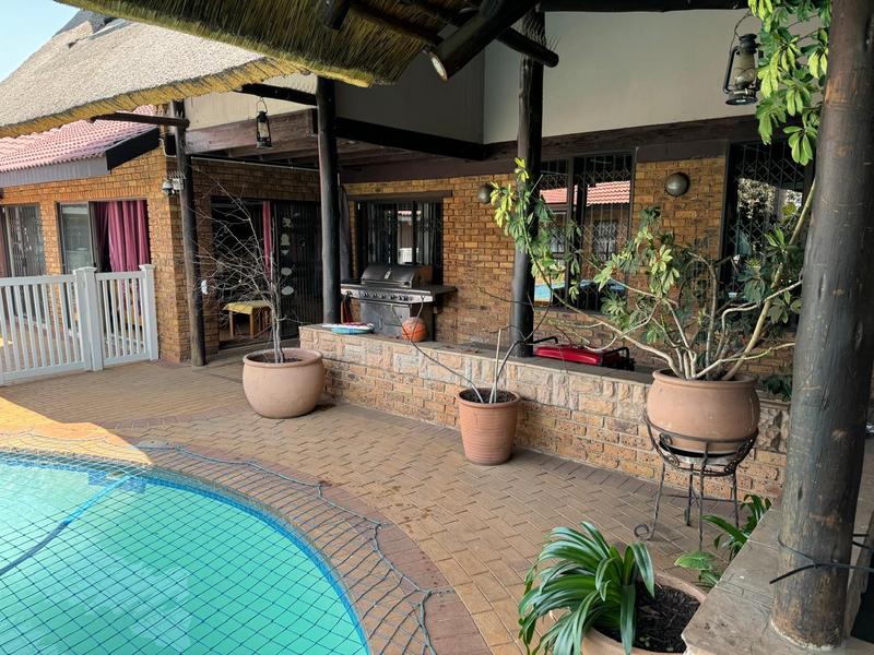 5 Bedroom Property for Sale in Sunward Park Gauteng