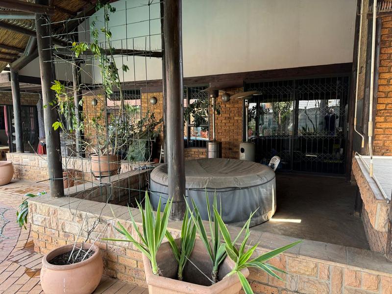 5 Bedroom Property for Sale in Sunward Park Gauteng