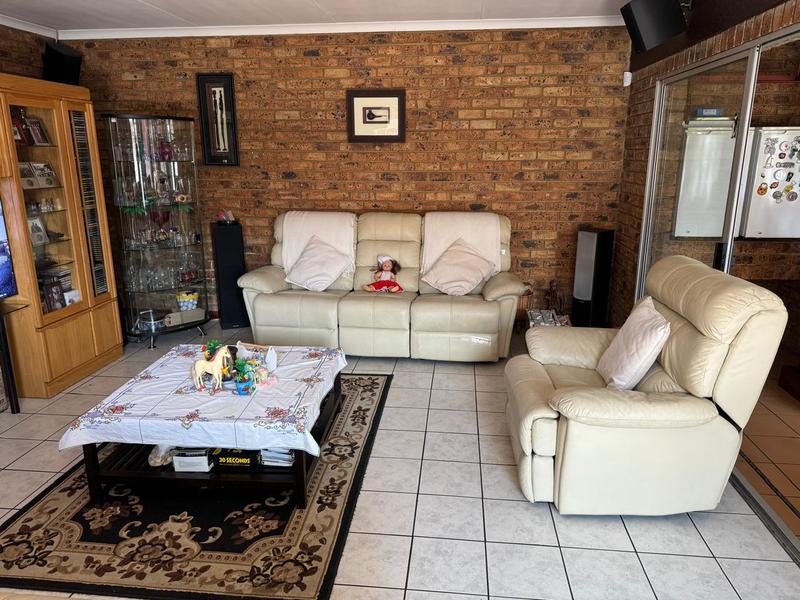 5 Bedroom Property for Sale in Sunward Park Gauteng