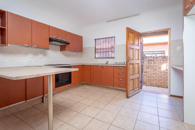 2 Bedroom Property for Sale in Florida Glen Gauteng