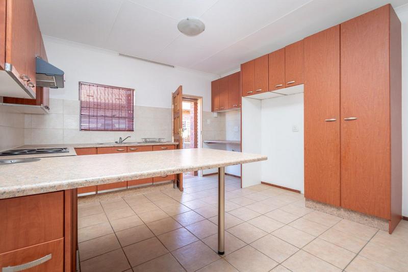 2 Bedroom Property for Sale in Florida Glen Gauteng