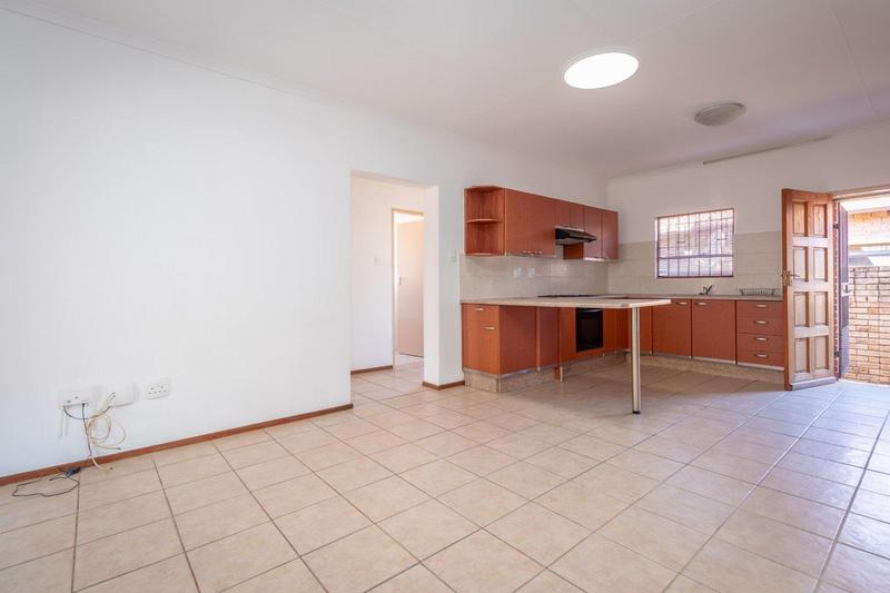 2 Bedroom Property for Sale in Florida Glen Gauteng