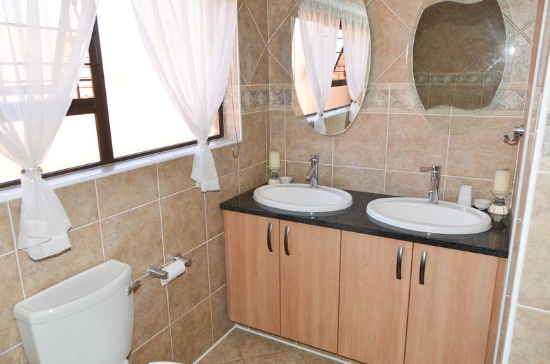 3 Bedroom Property for Sale in Honeydew Gauteng