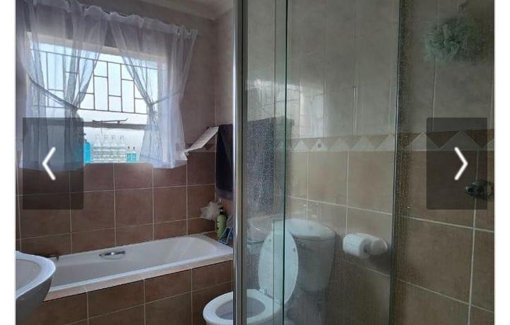 2 Bedroom Property for Sale in Wilro Park Gauteng