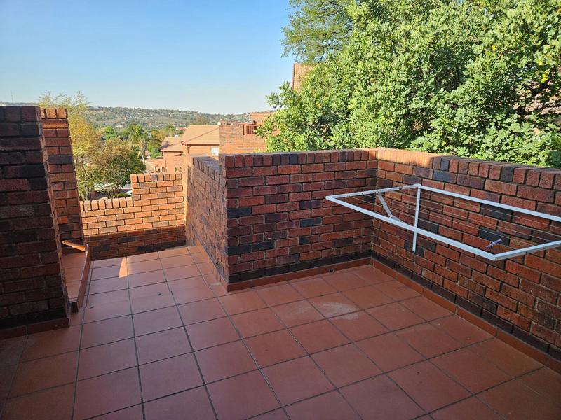 2 Bedroom Property for Sale in Wilro Park Gauteng