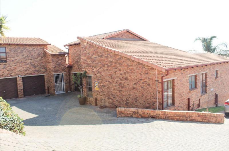 3 Bedroom Property for Sale in Rangeview Gauteng