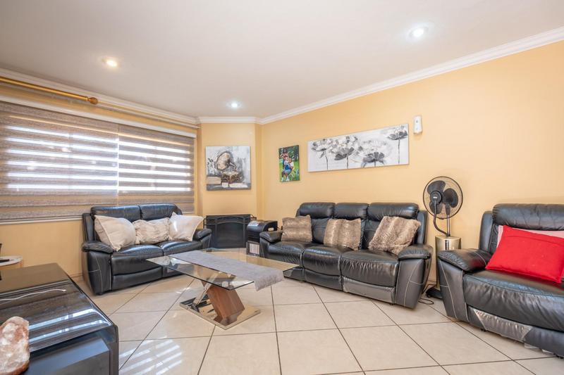 3 Bedroom Property for Sale in Willowbrook Gauteng