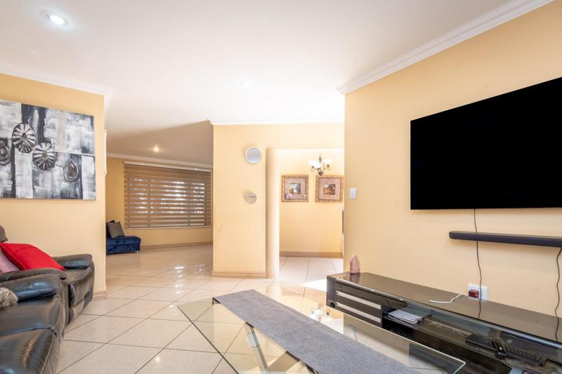 3 Bedroom Property for Sale in Willowbrook Gauteng