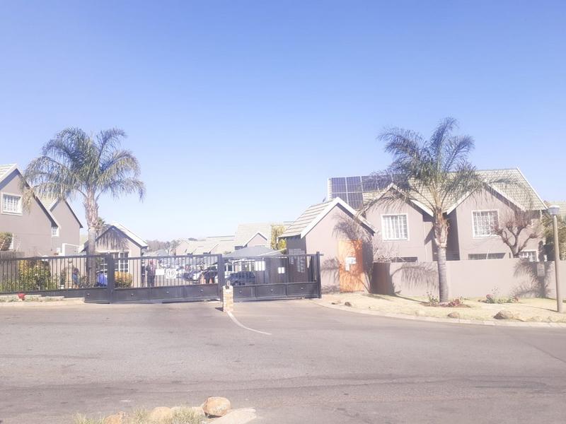 To Let 2 Bedroom Property for Rent in Bassonia Rock Gauteng