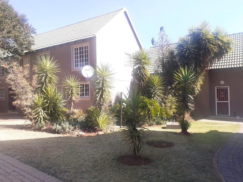 To Let 2 Bedroom Property for Rent in Bassonia Rock Gauteng