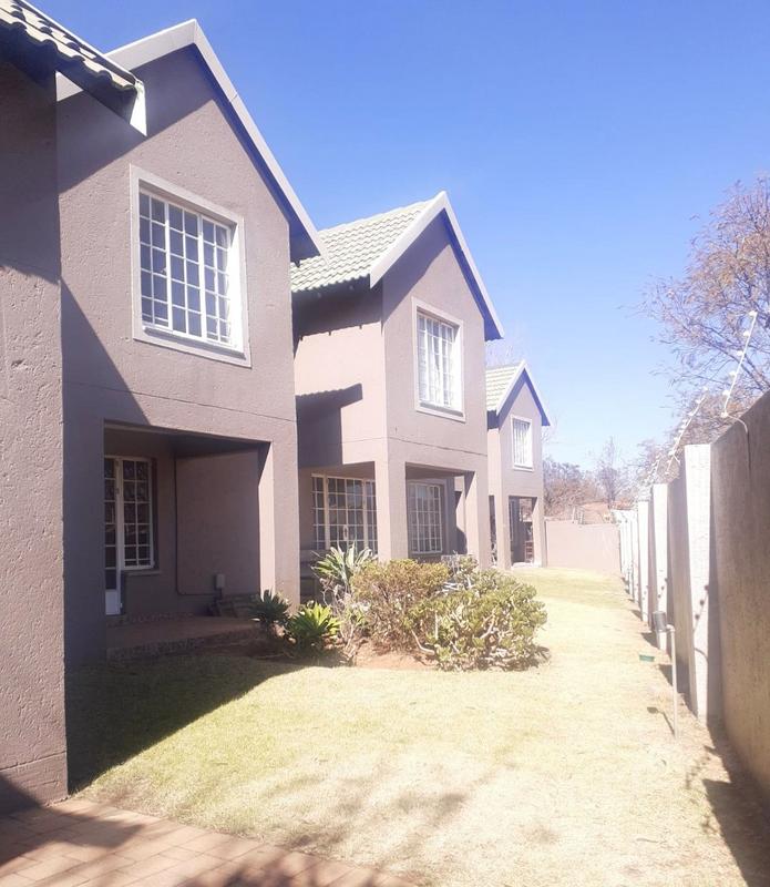 To Let 2 Bedroom Property for Rent in Bassonia Rock Gauteng