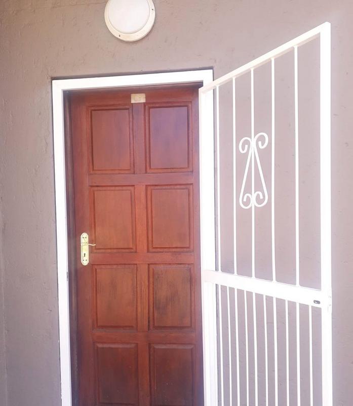 To Let 2 Bedroom Property for Rent in Bassonia Rock Gauteng