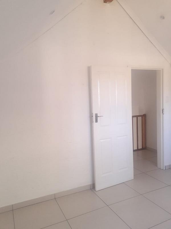 To Let 2 Bedroom Property for Rent in Bassonia Rock Gauteng