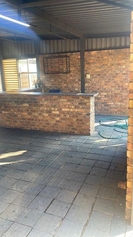 To Let 1 Bedroom Property for Rent in Booysens Gauteng