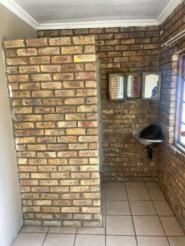 To Let 1 Bedroom Property for Rent in Booysens Gauteng