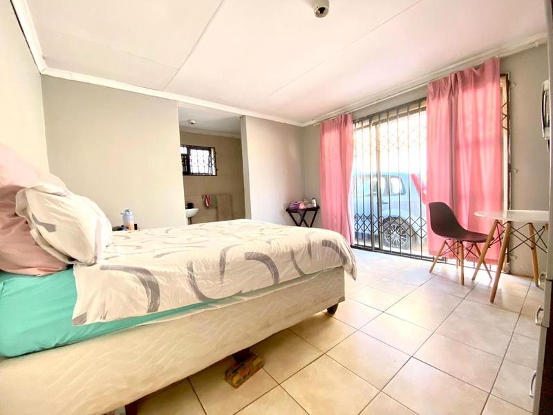 To Let 3 Bedroom Property for Rent in Bram Fischerville Gauteng