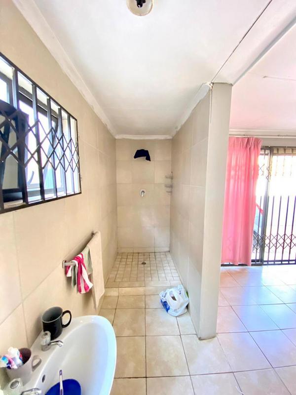 To Let 3 Bedroom Property for Rent in Bram Fischerville Gauteng