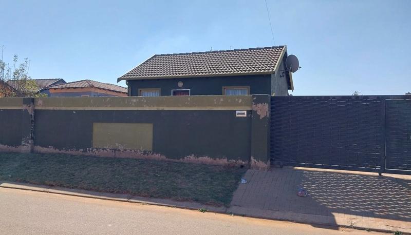 To Let 2 Bedroom Property for Rent in Bram Fischerville Gauteng