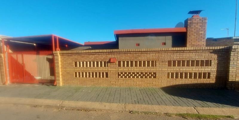 To Let 2 Bedroom Property for Rent in Emdeni Gauteng