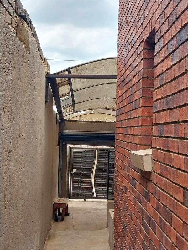 To Let 2 Bedroom Property for Rent in Meadowlands West Gauteng