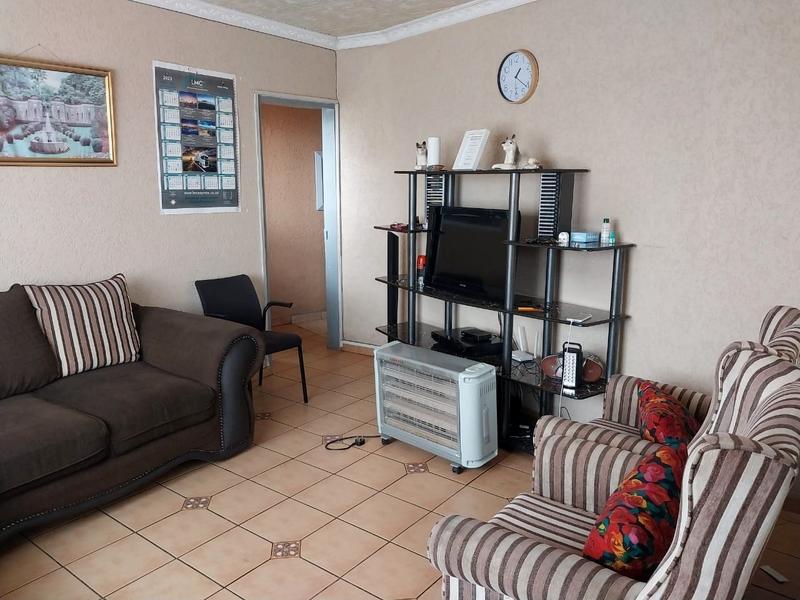 To Let 2 Bedroom Property for Rent in Meadowlands West Gauteng