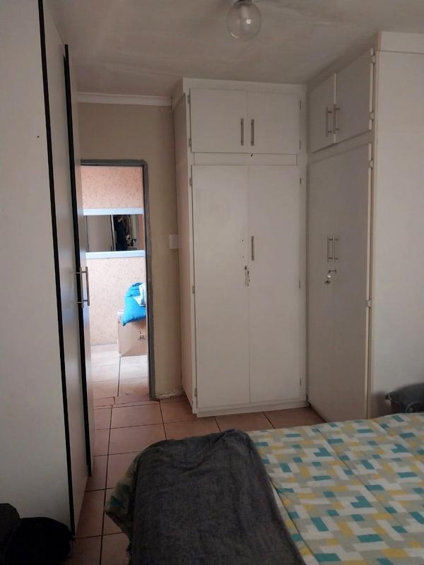 To Let 2 Bedroom Property for Rent in Meadowlands West Gauteng